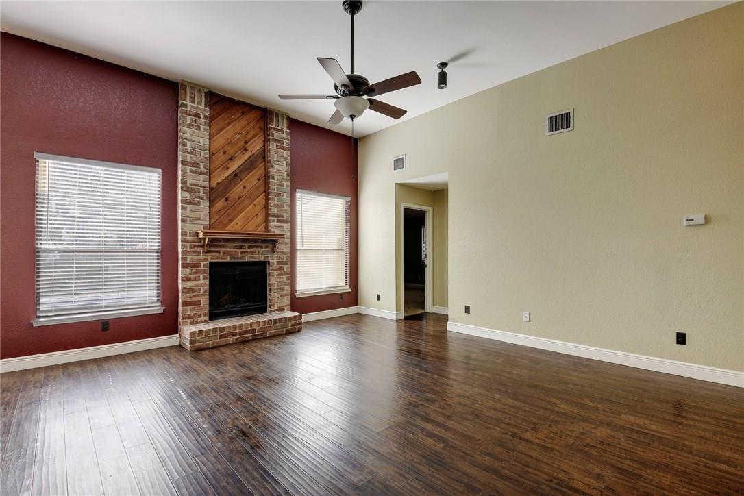 15811 De Peer Ave