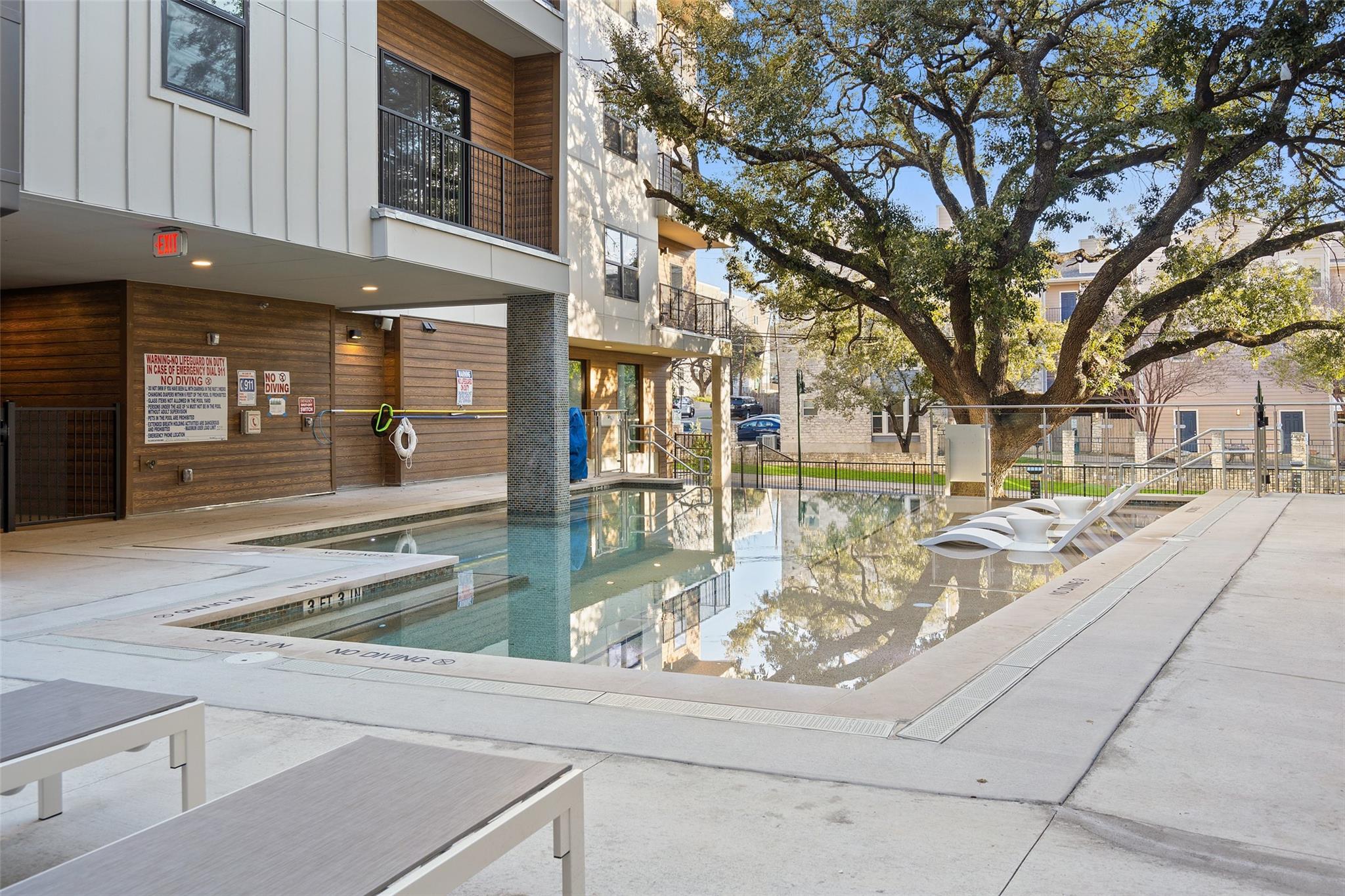 2500 Longview ST # 222