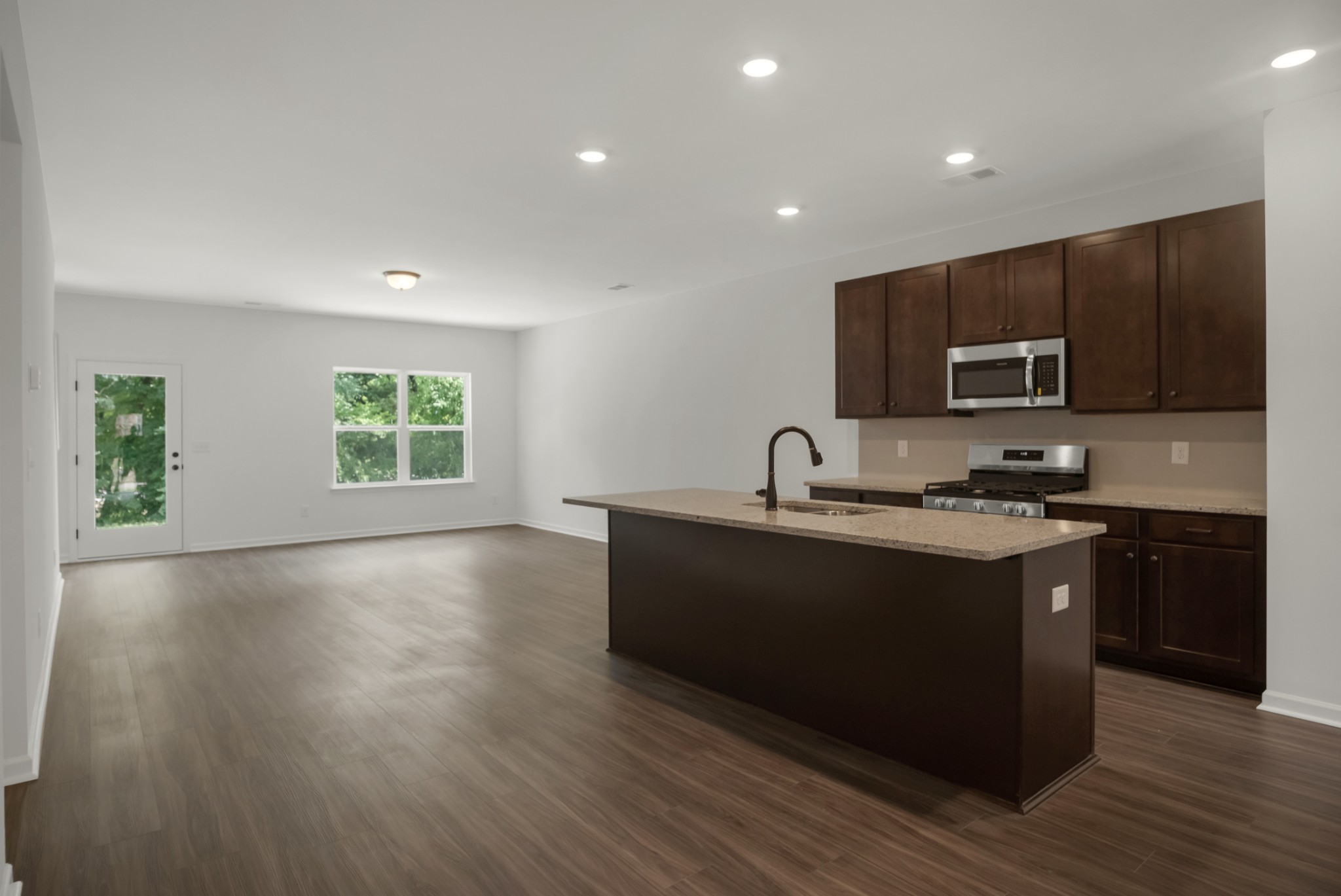 755 Chiswick Ct