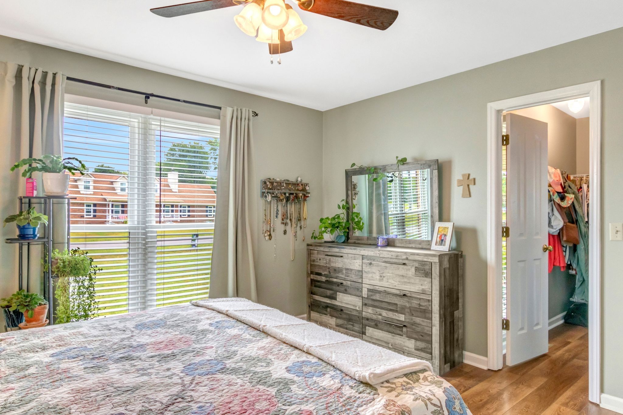 1856 Orchard Park Dr