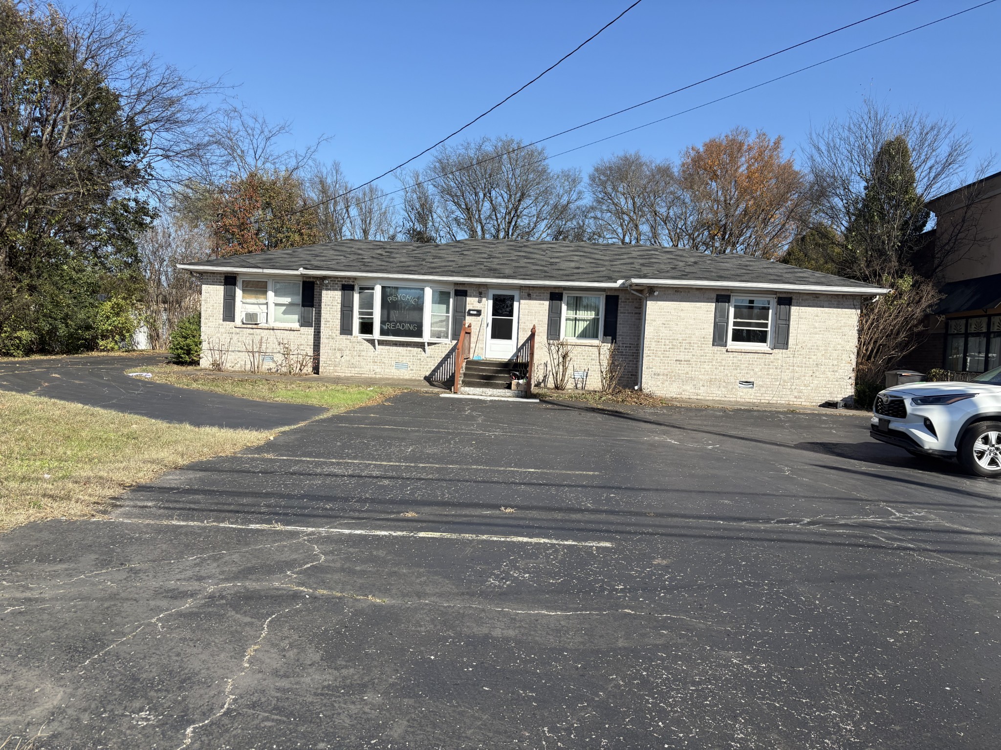 5530 NW Broad St, NW