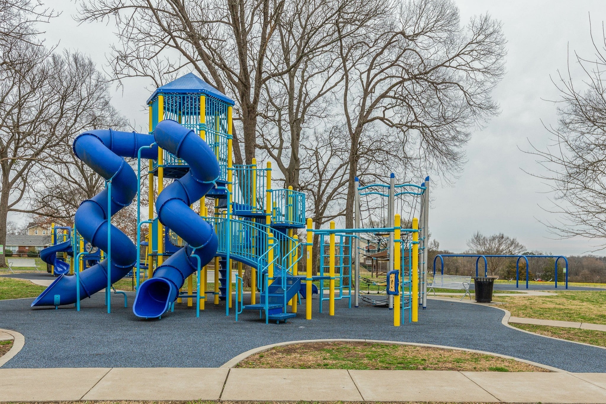 555 N DuPont Ave Unit: E105