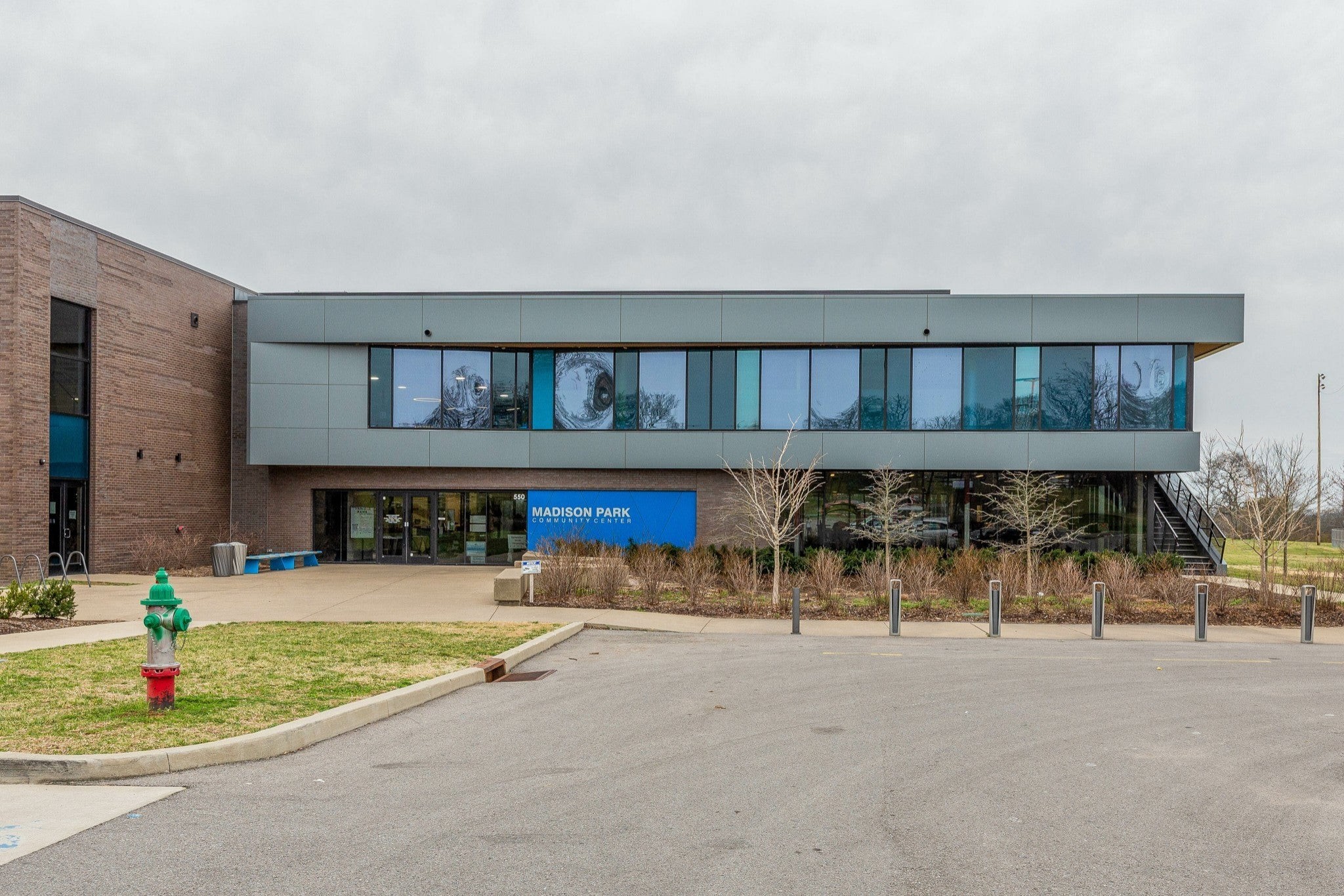 555 N DuPont Ave Unit: E105