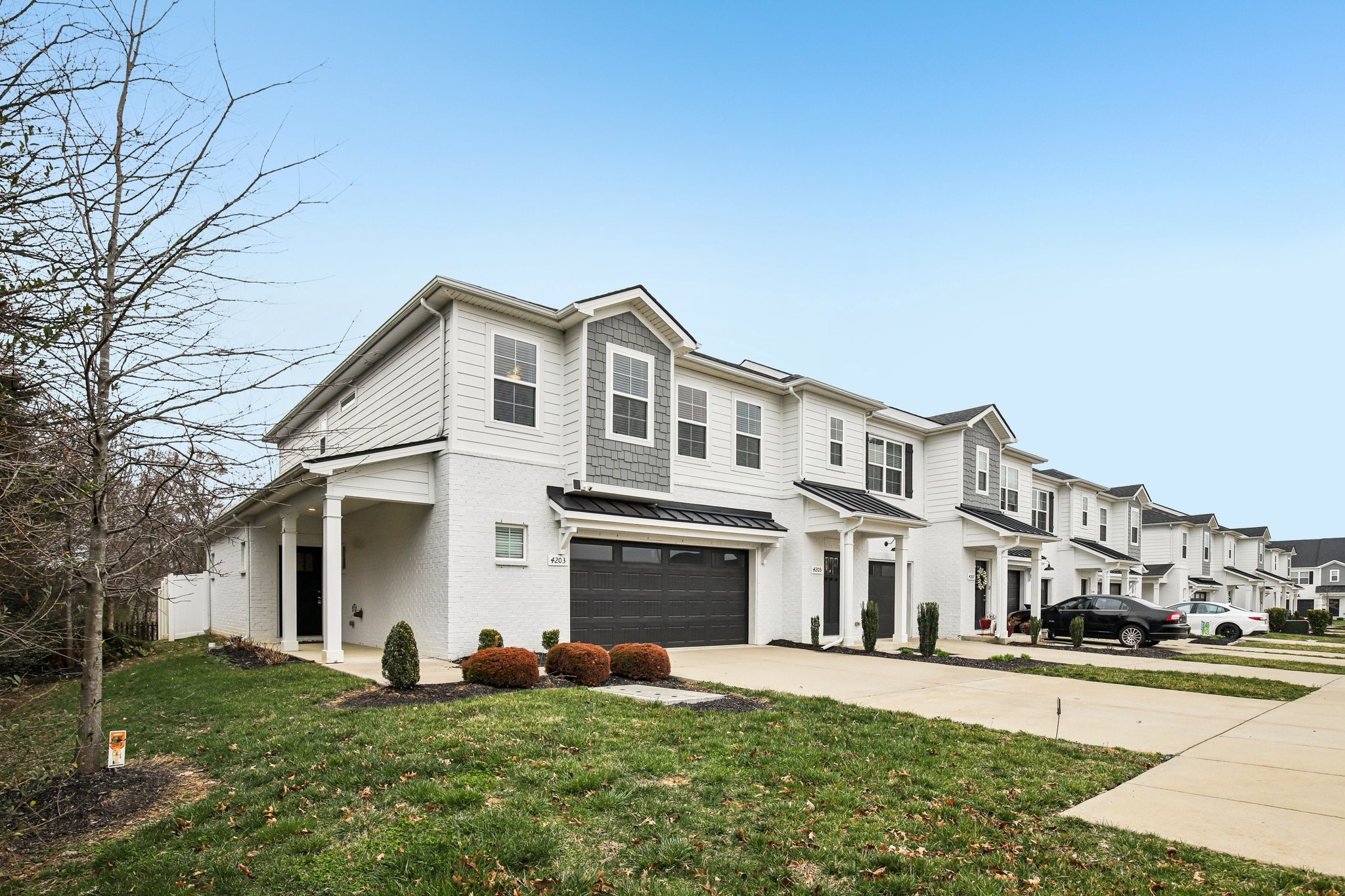 4203 Sarazen Ln
