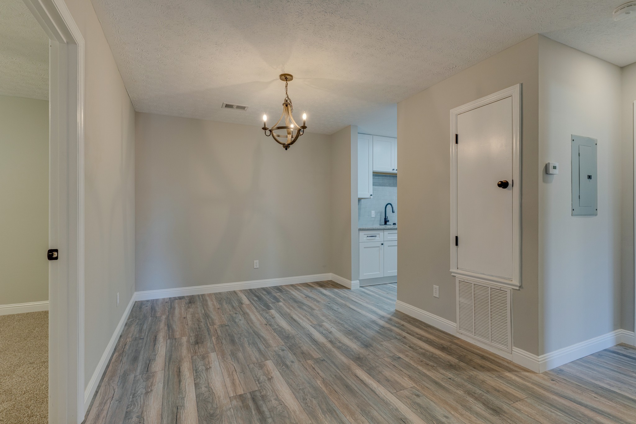 180 Brooke Castle Dr