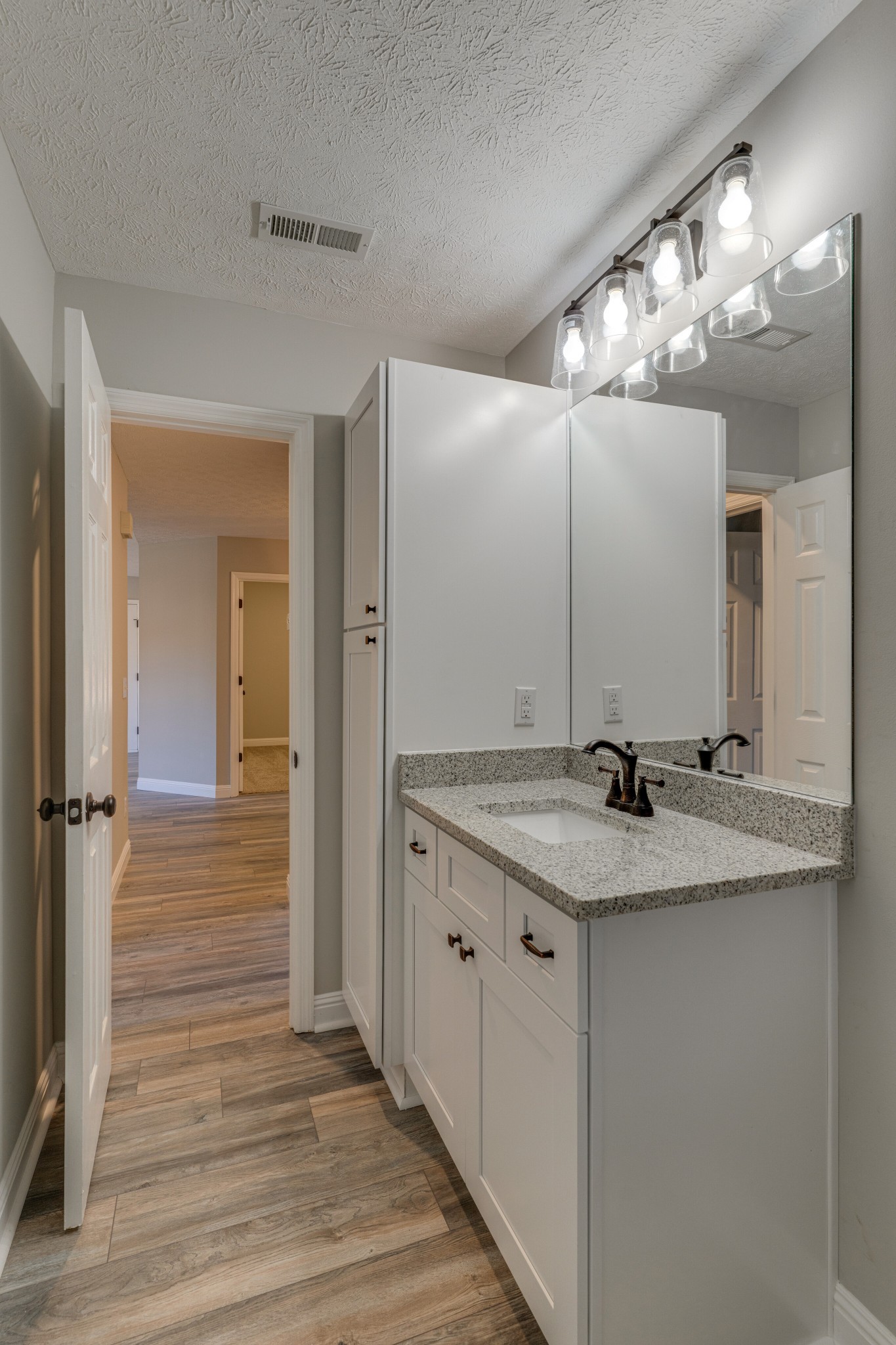 180 Brooke Castle Dr