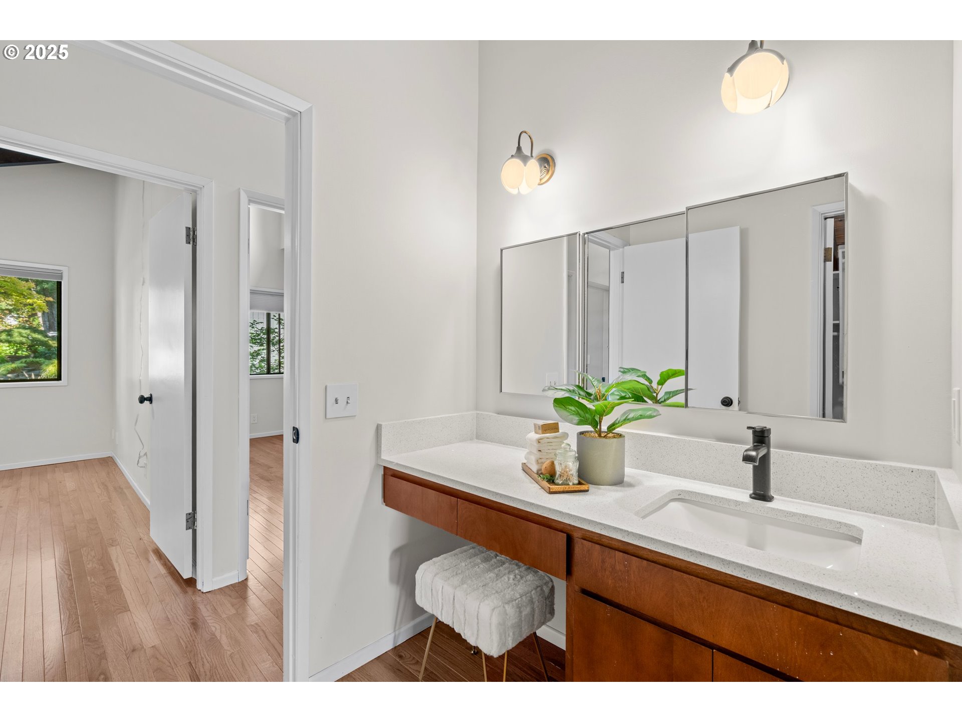 47 TANGLEWOOD DR, Lake Oswego