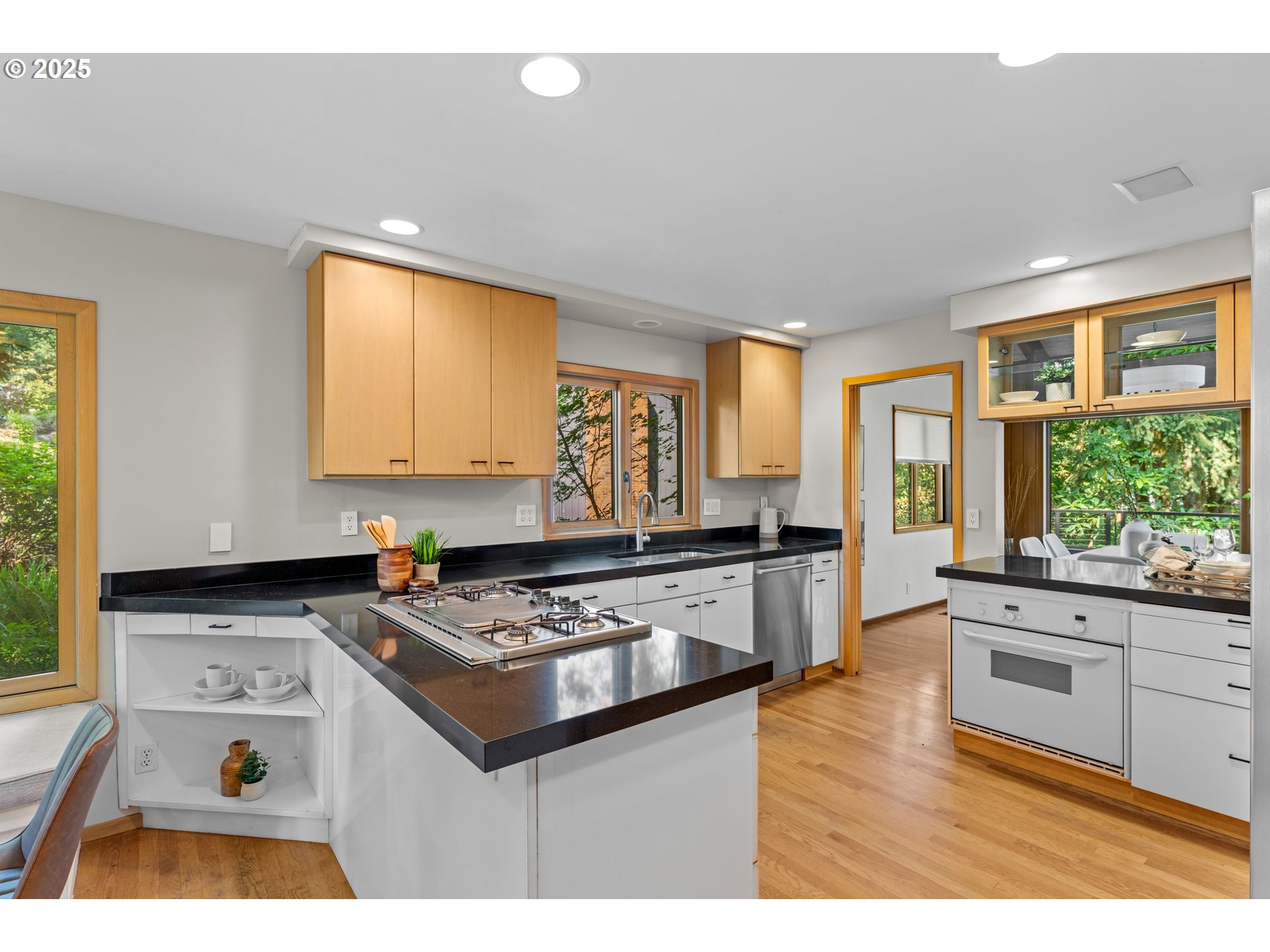 47 TANGLEWOOD DR, Lake Oswego