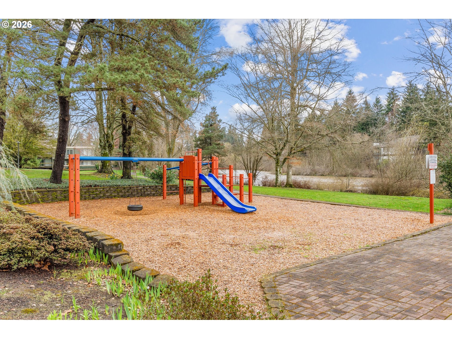 1865 NW ROLLING HILL DR