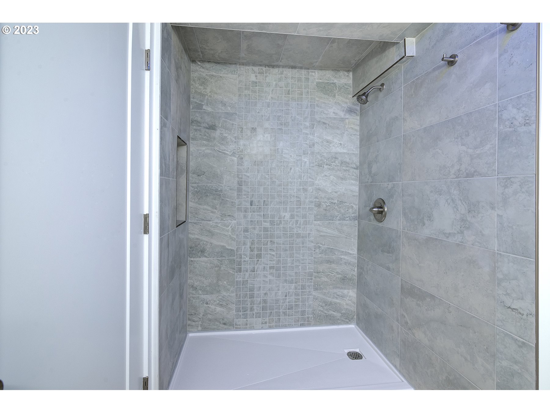 7537 N RICHMOND AVE 2