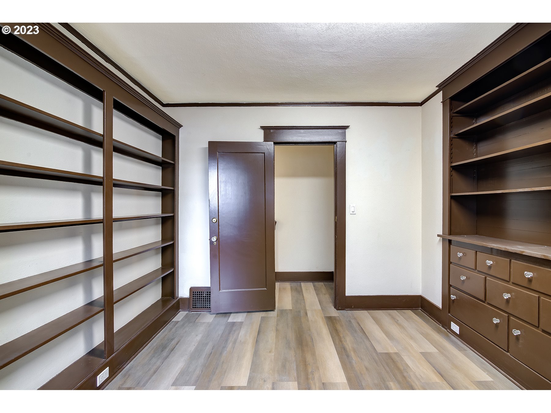 7537 N RICHMOND AVE 2