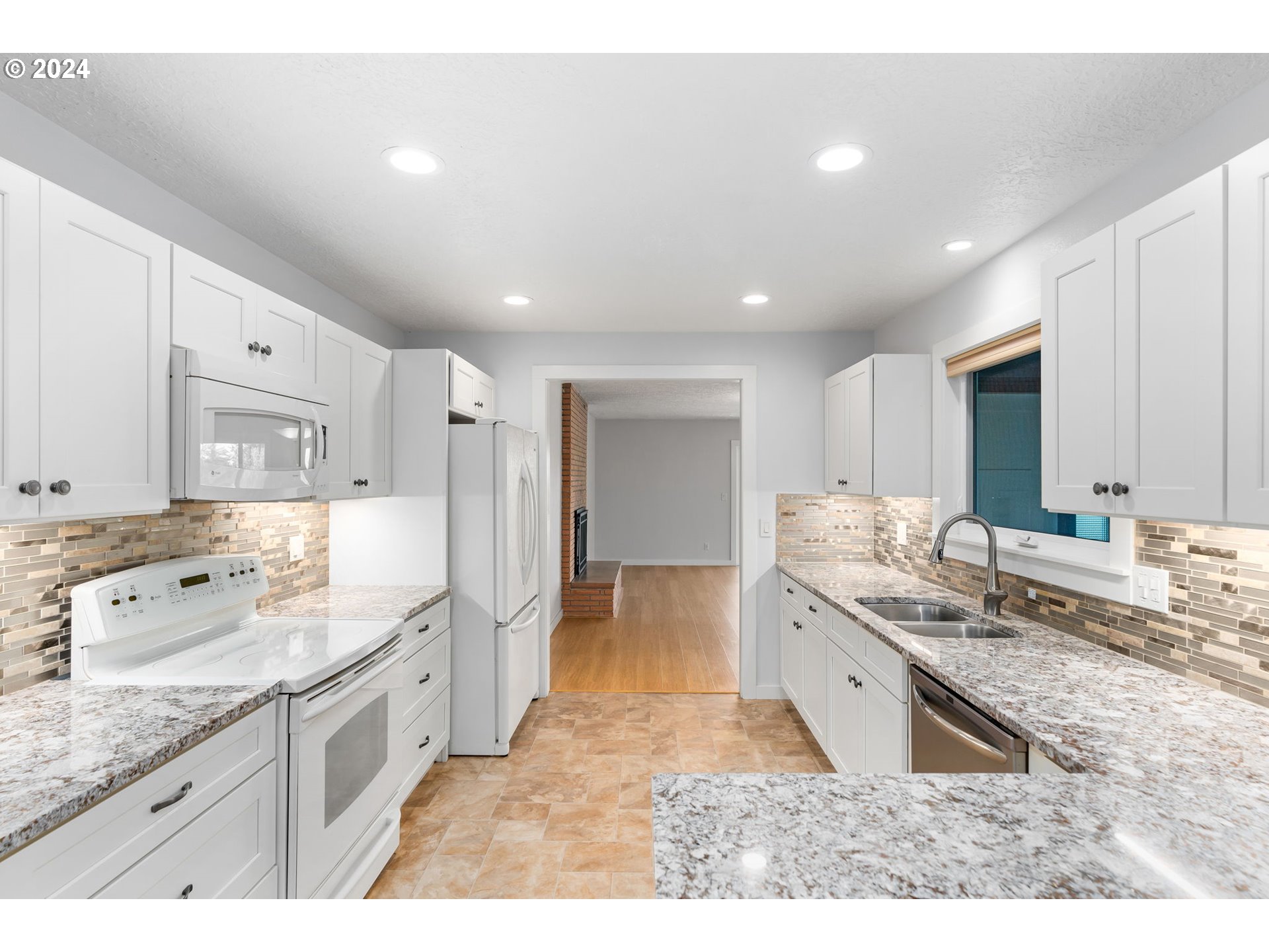 18585 SW NEUGEBAUER RD