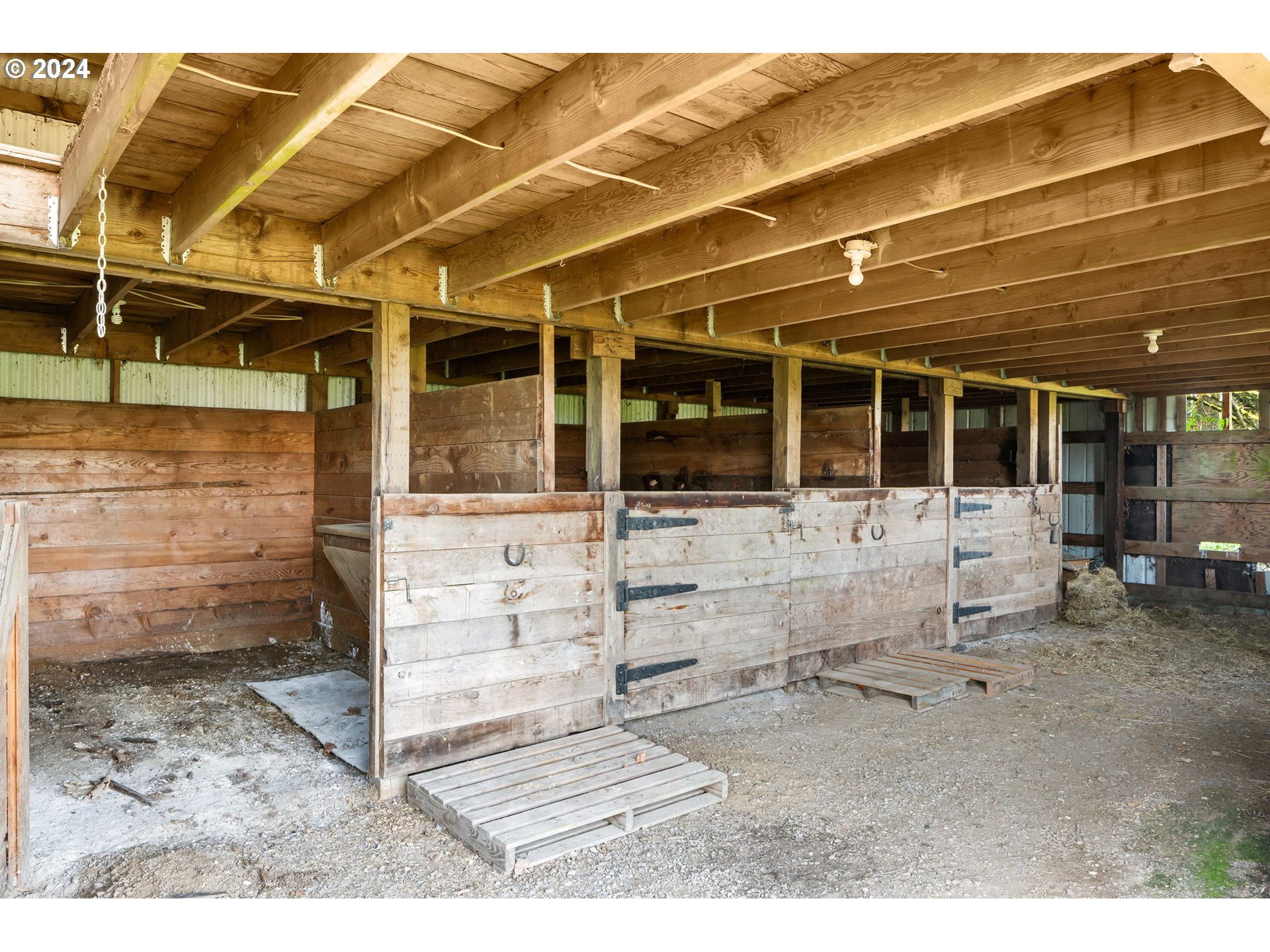 18585 SW NEUGEBAUER RD