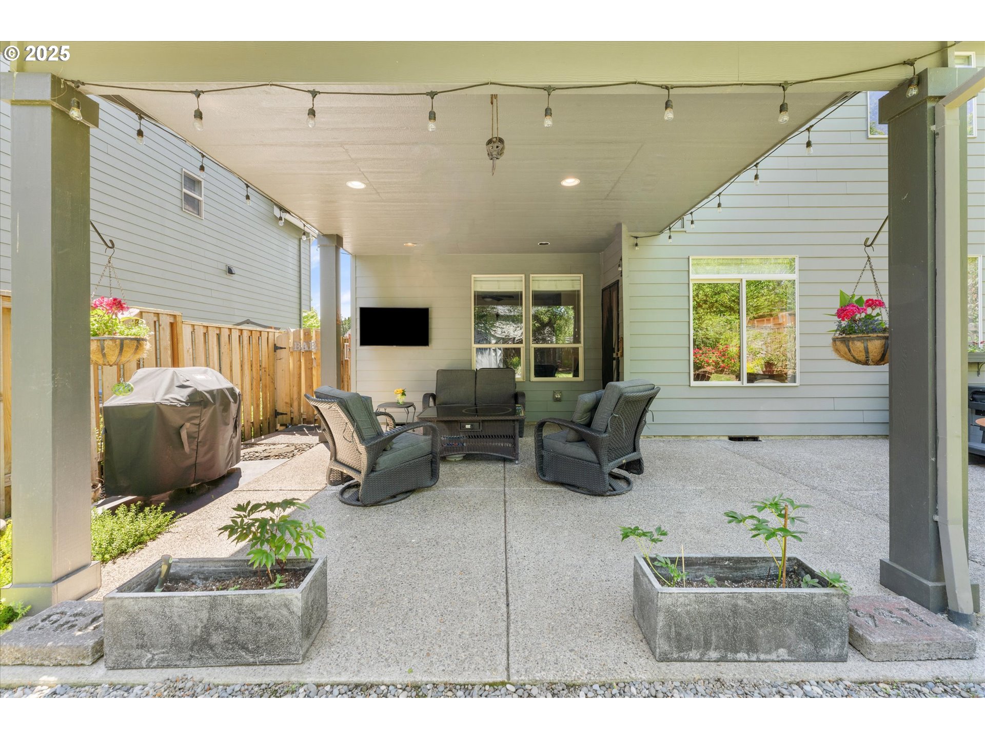 18289 SW MAIDENFERN LN