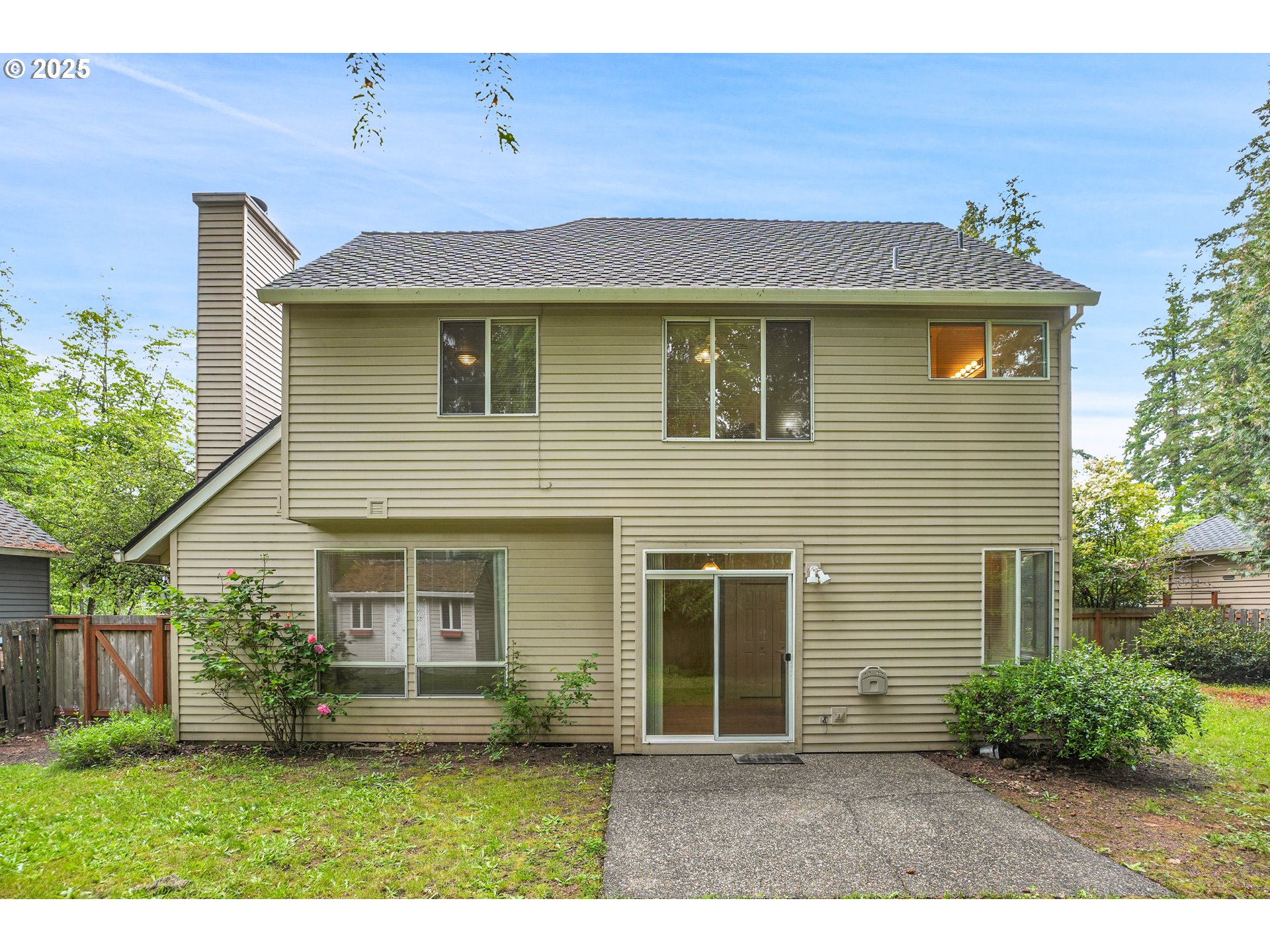 4698 BLACK FOREST CT