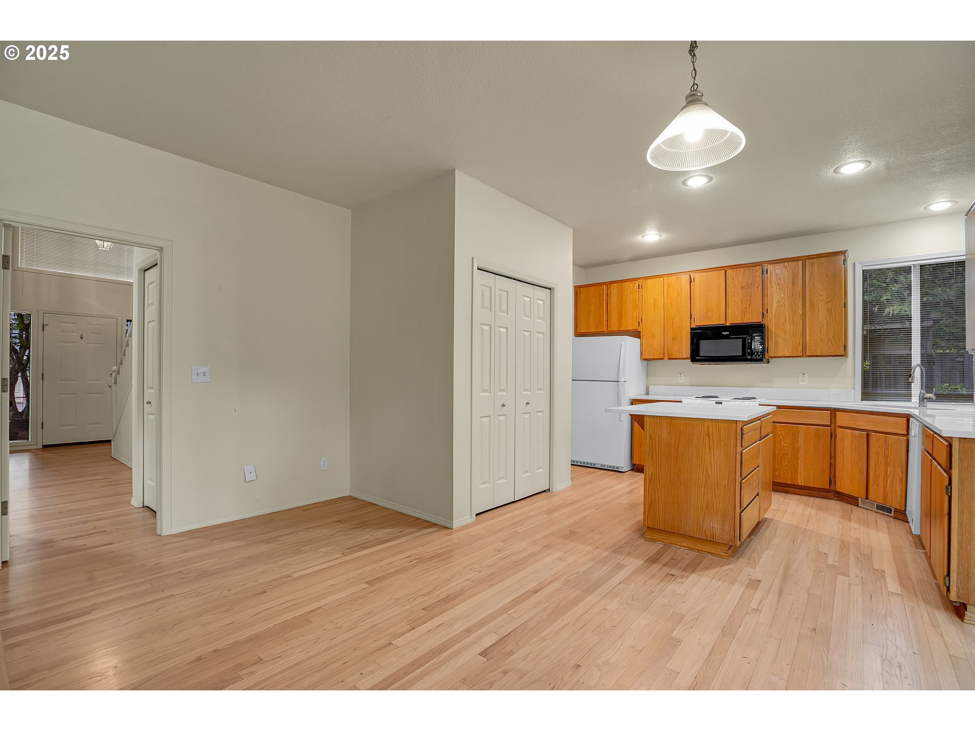 4698 BLACK FOREST CT