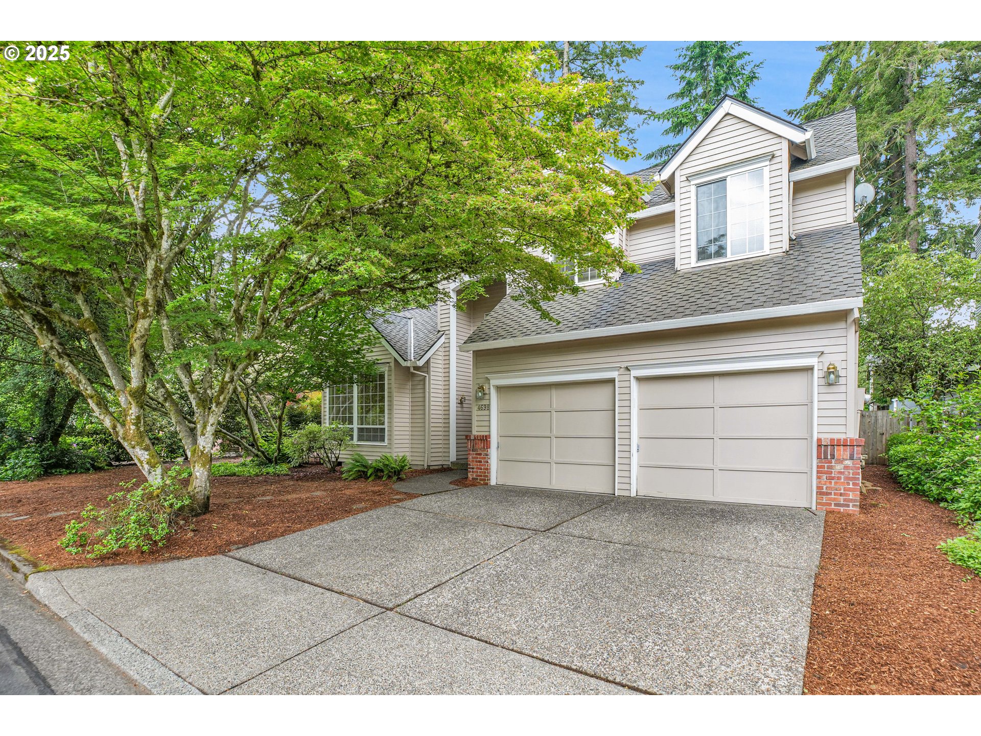 4698 BLACK FOREST CT