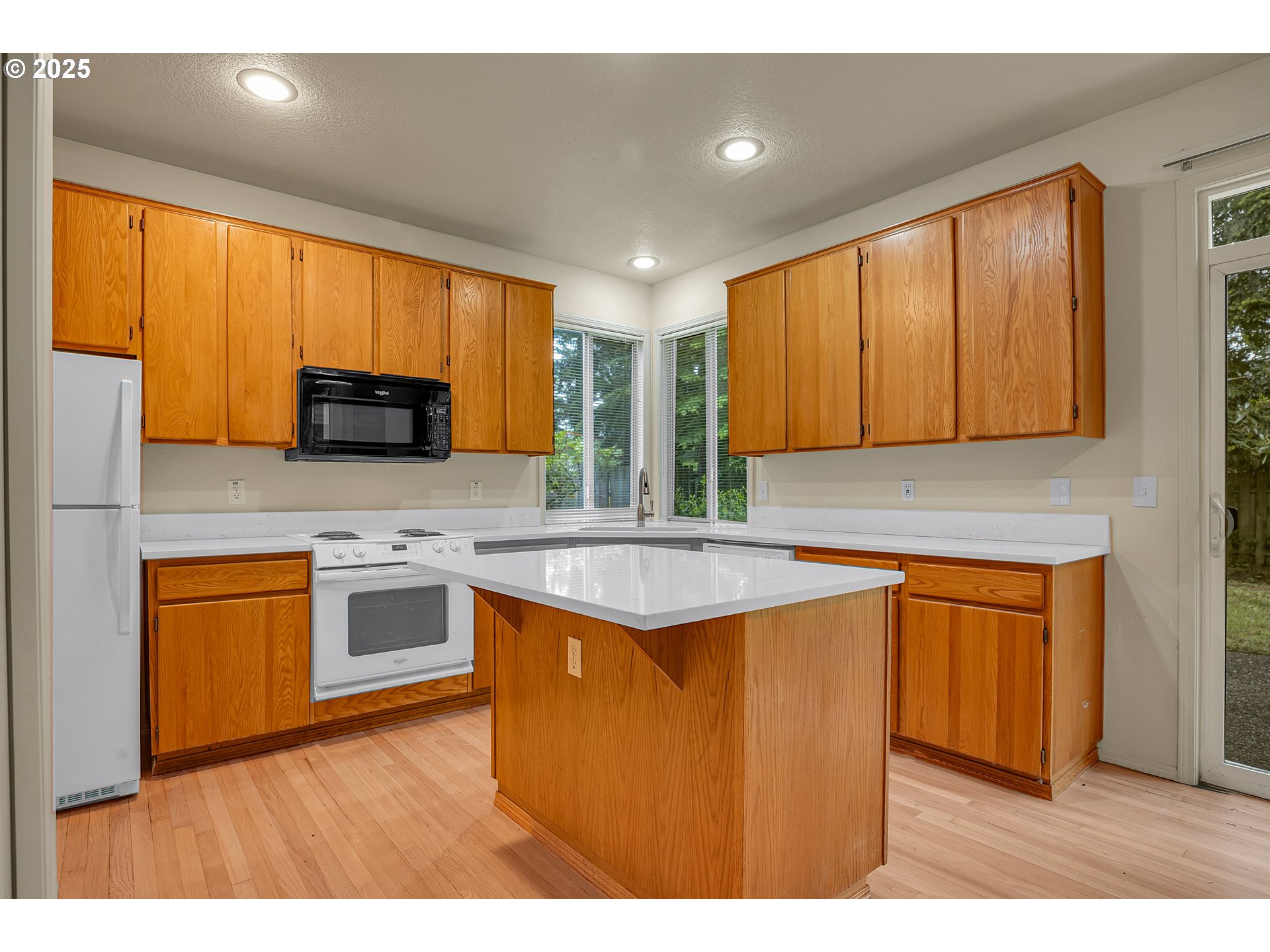 4698 BLACK FOREST CT