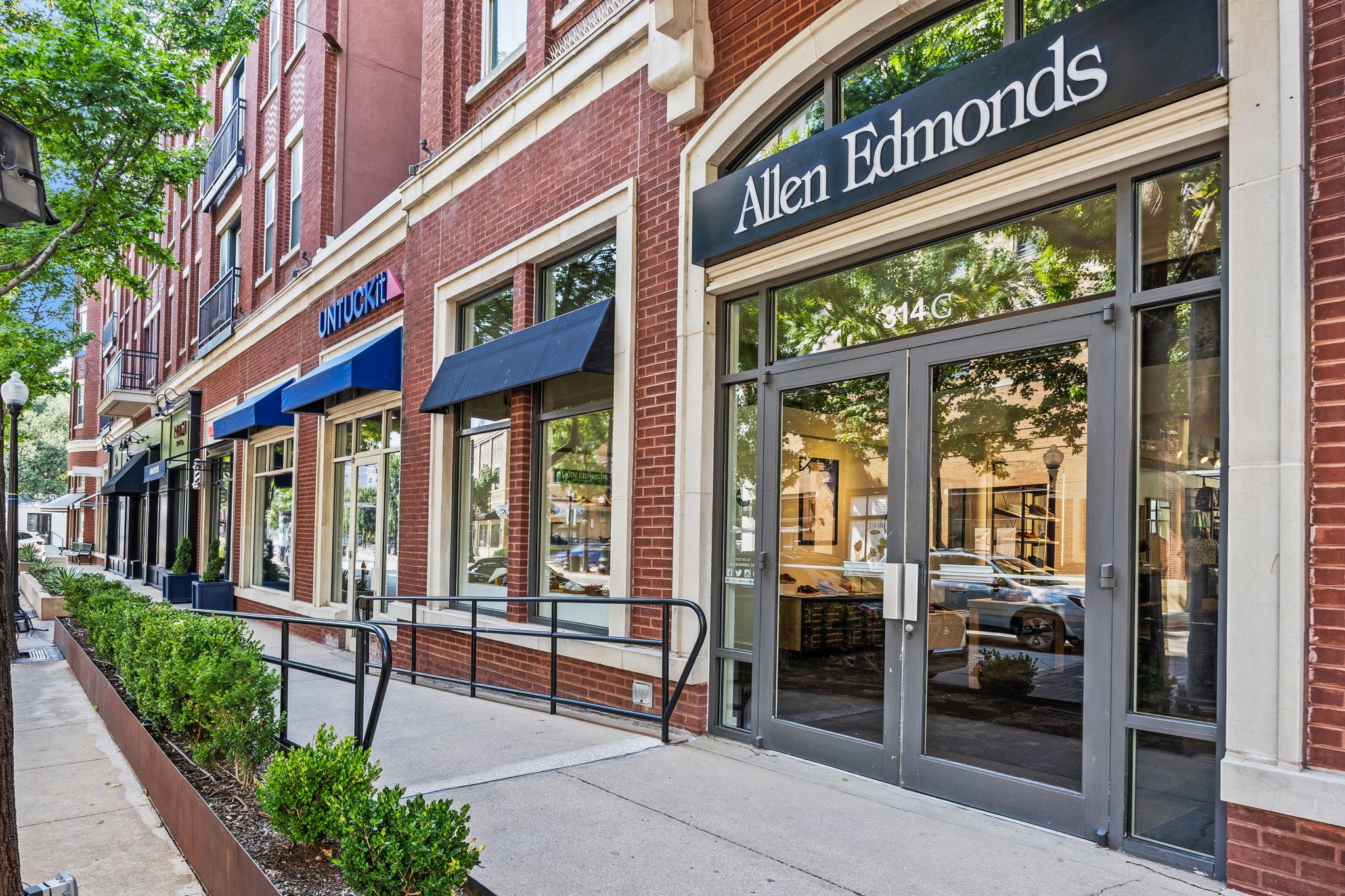 3883 Turtle Creek Boulevard 317