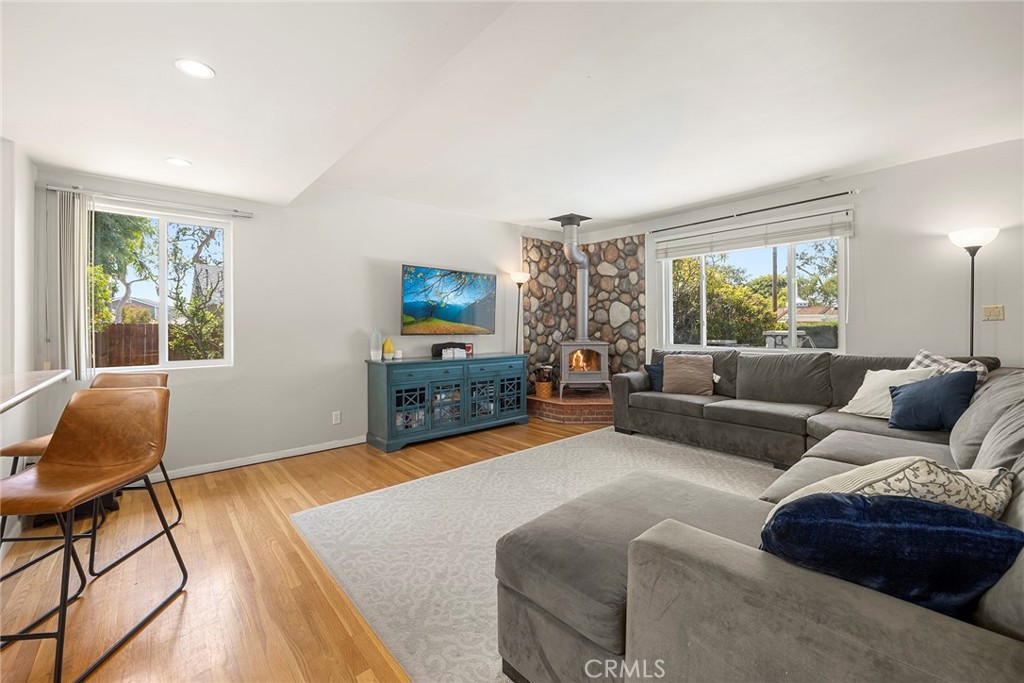 924 Sierra Vista Dr