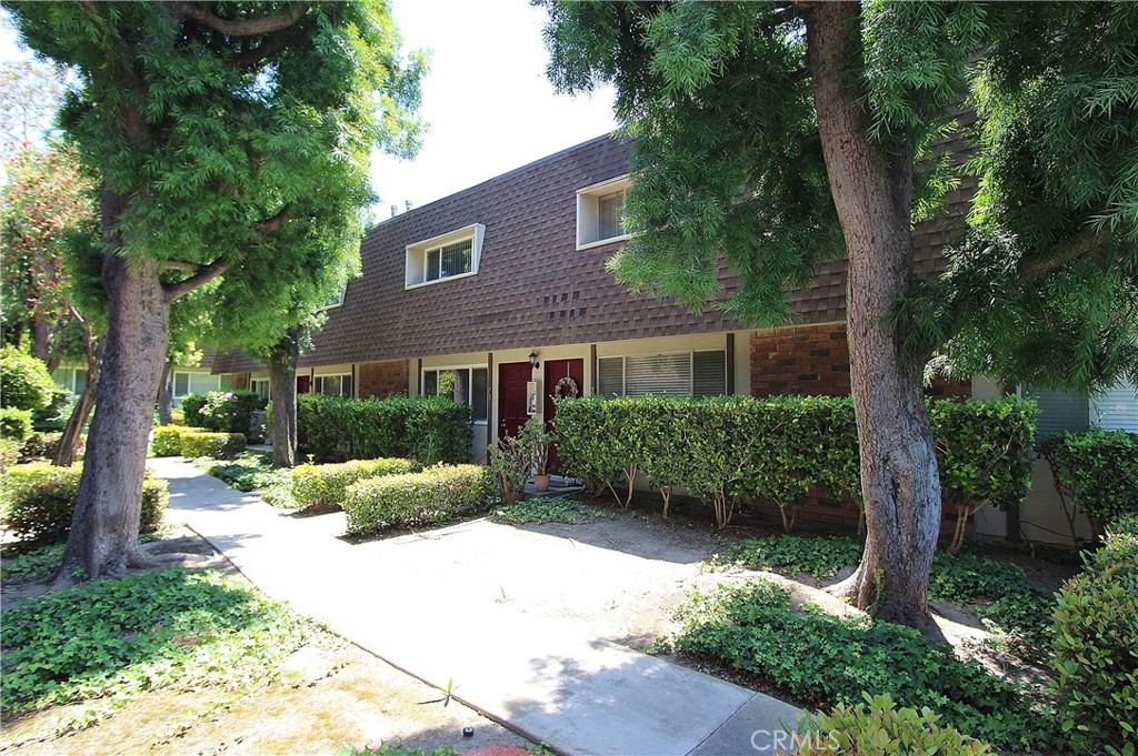 3733 N Harbor Boulevard 74