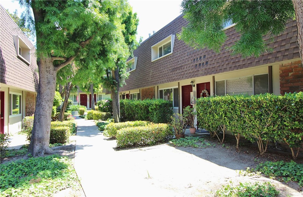 3733 N Harbor Boulevard 74