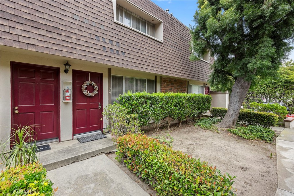 3733 N Harbor Boulevard 74