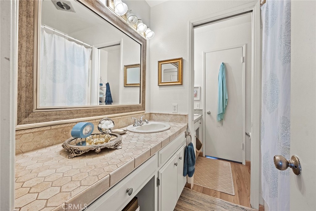 3733 N Harbor Boulevard 74