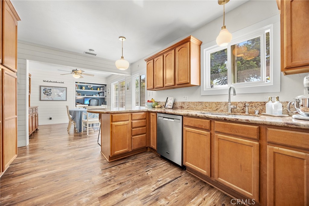 3316 W Stonybrook Drive