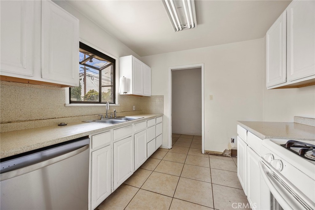 1208 E Commonwealth Avenue