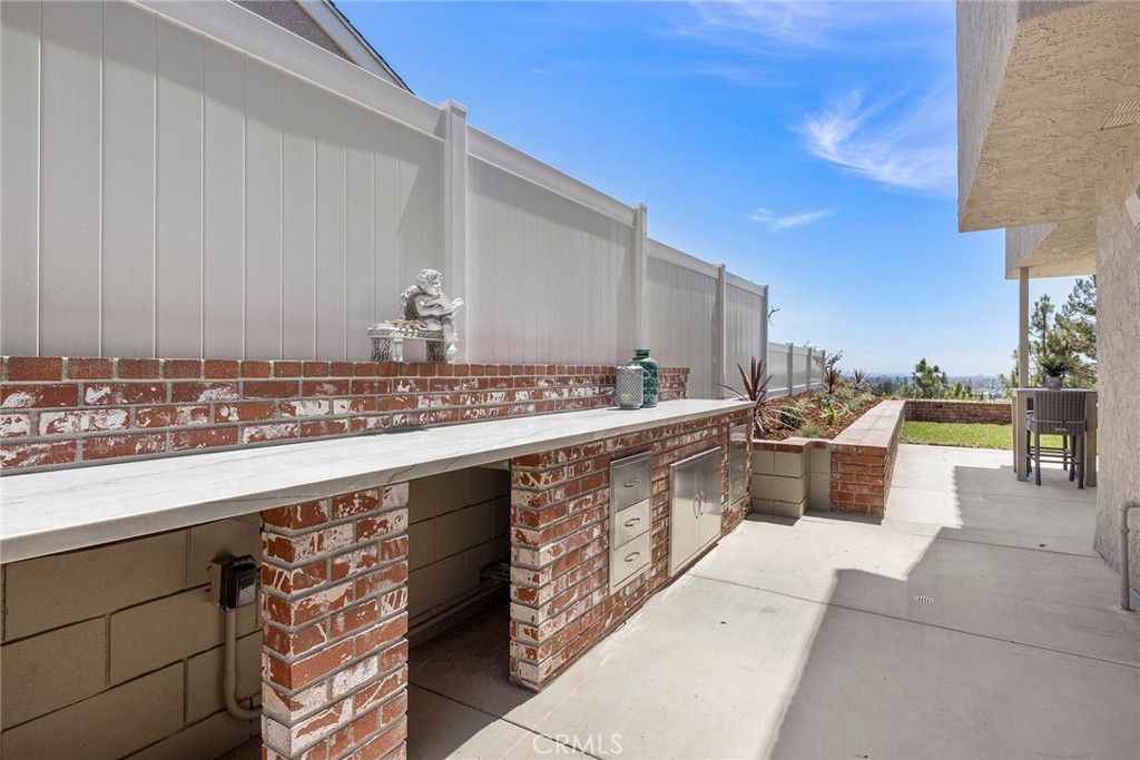 3412 E Longridge Drive