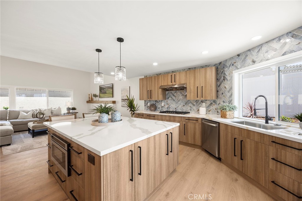 3412 E Longridge Drive