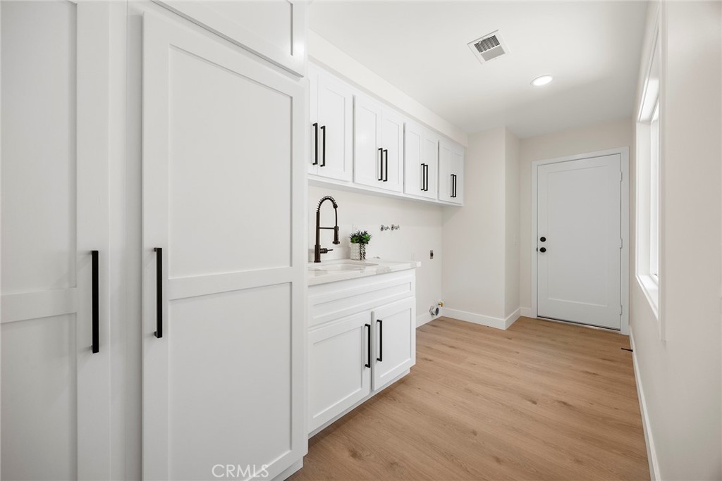 3412 E Longridge Drive