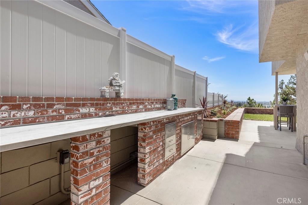 3412 E Longridge Drive