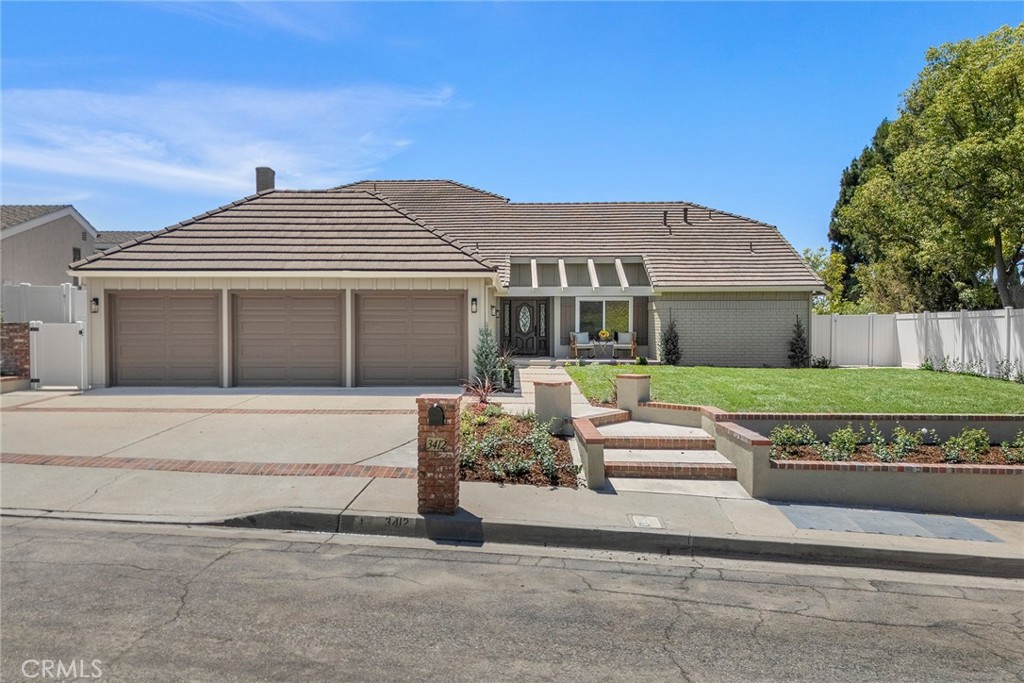 3412 E Longridge Drive