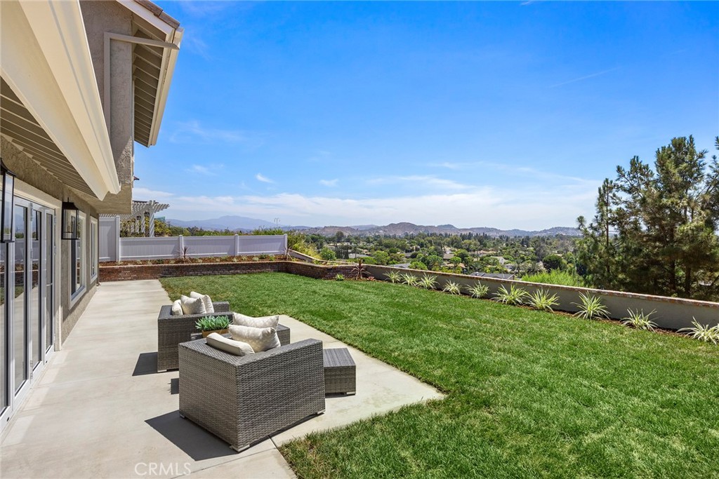 3412 E Longridge Drive