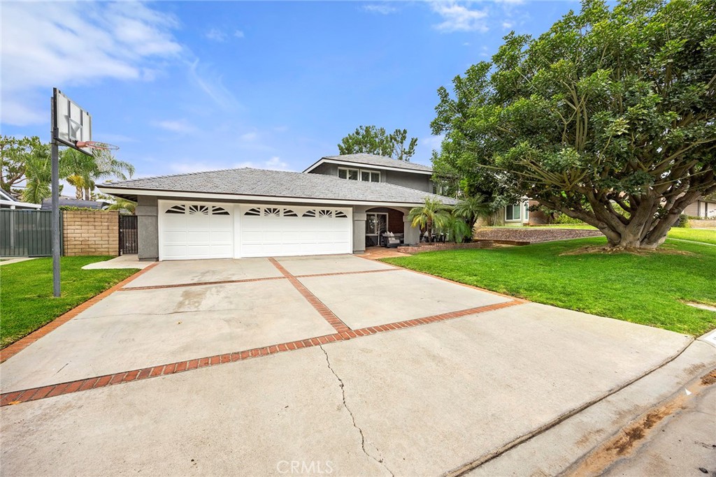 4971 Oak Tree Court
