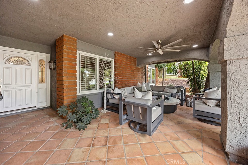 4971 Oak Tree Court