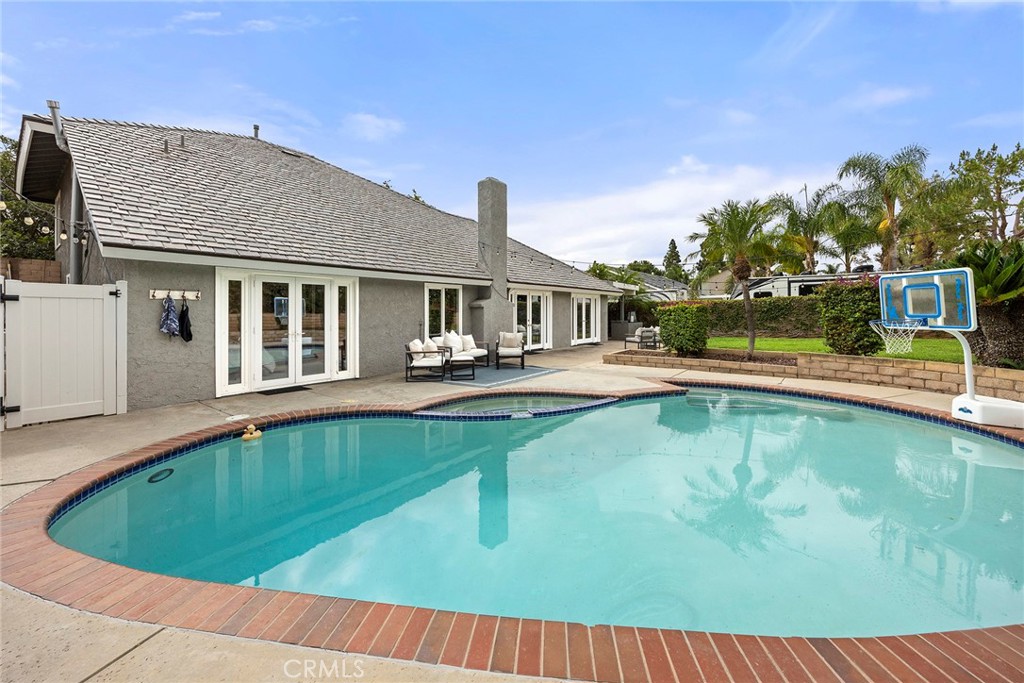 4971 Oak Tree Court