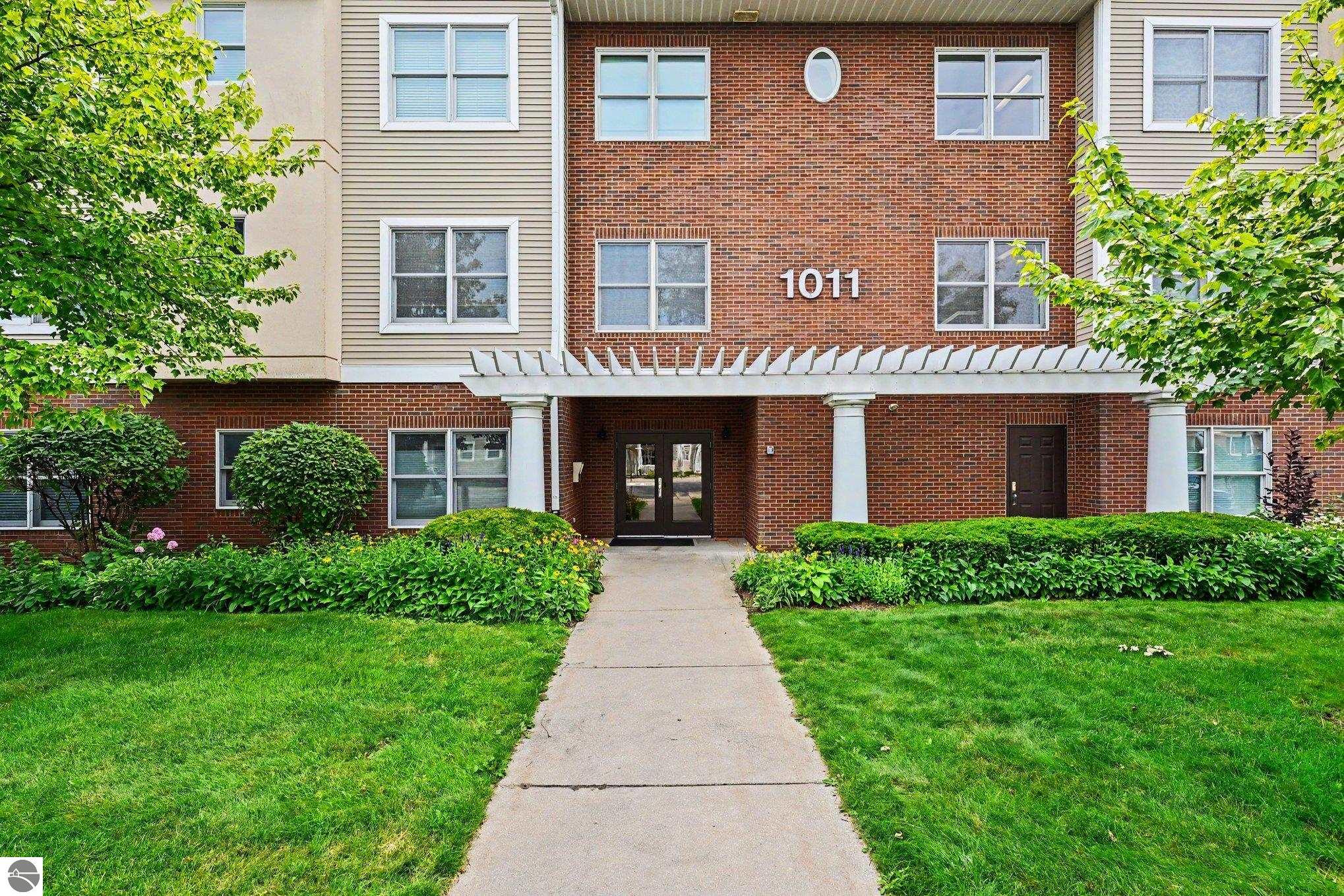 1011 Lake Ridge Drive