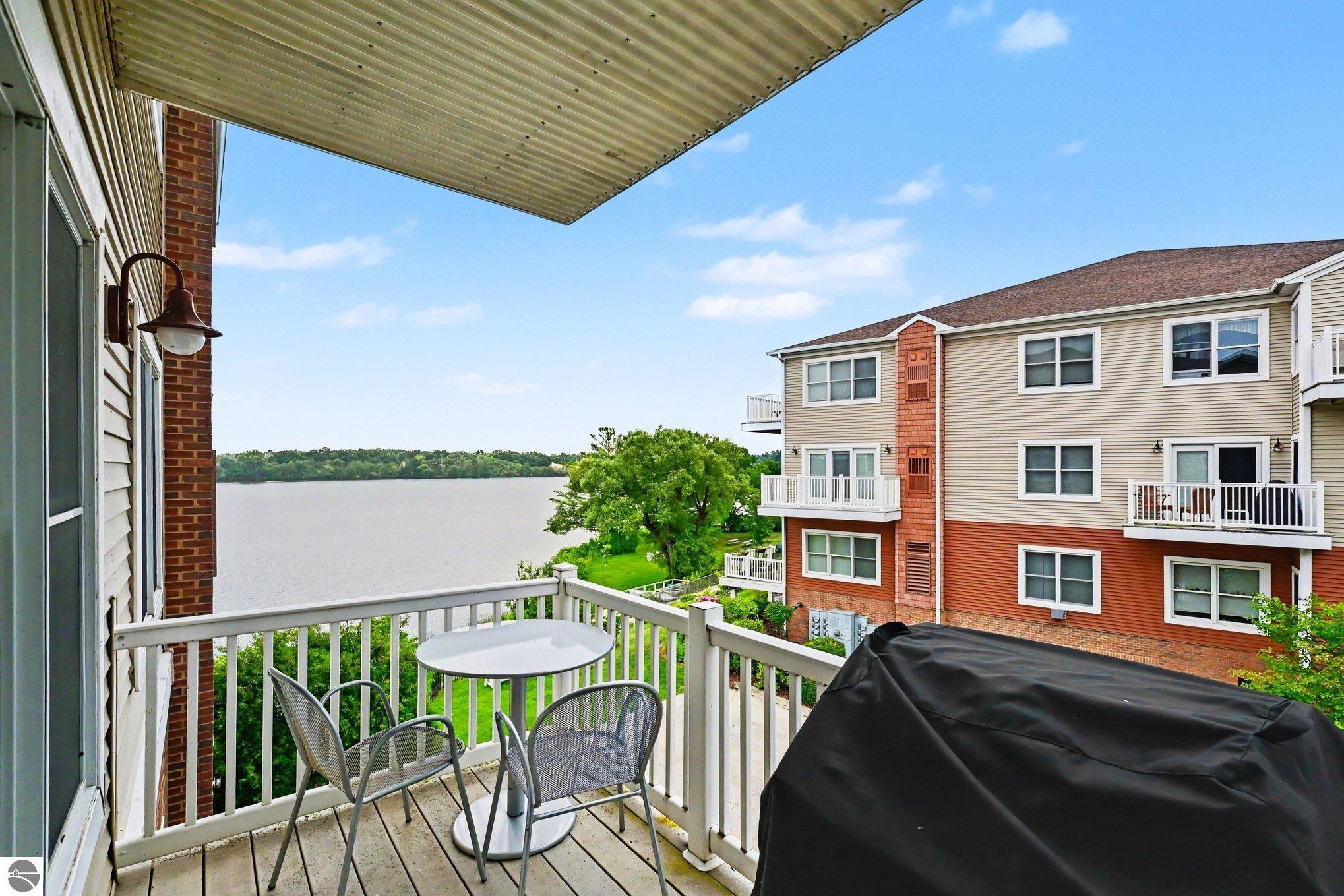 1011 Lake Ridge Drive