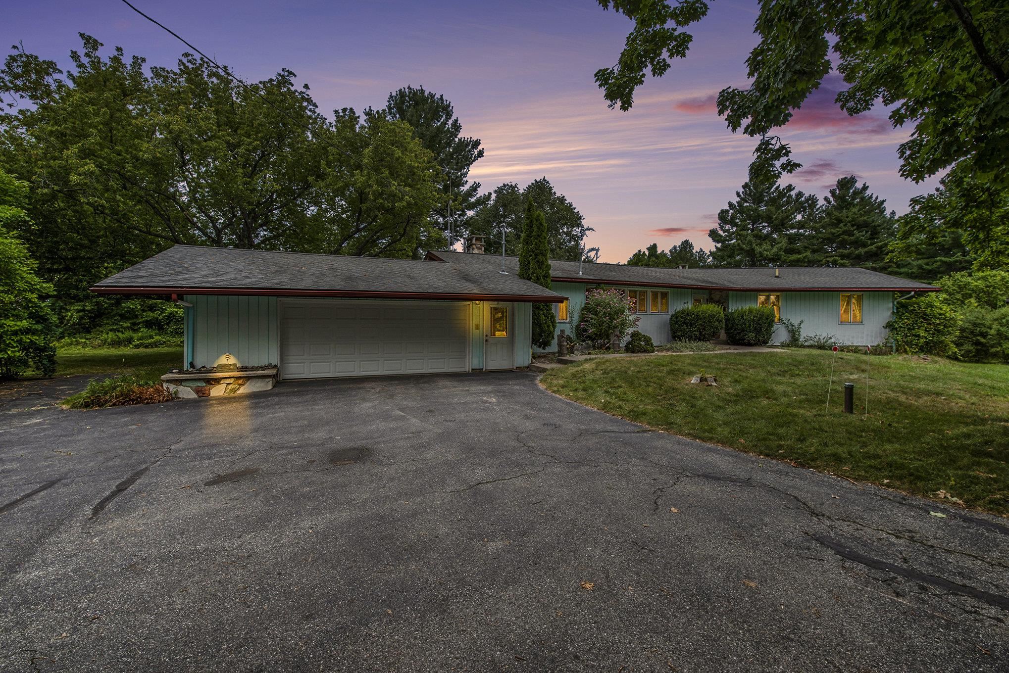 400 Lamoreaux Drive