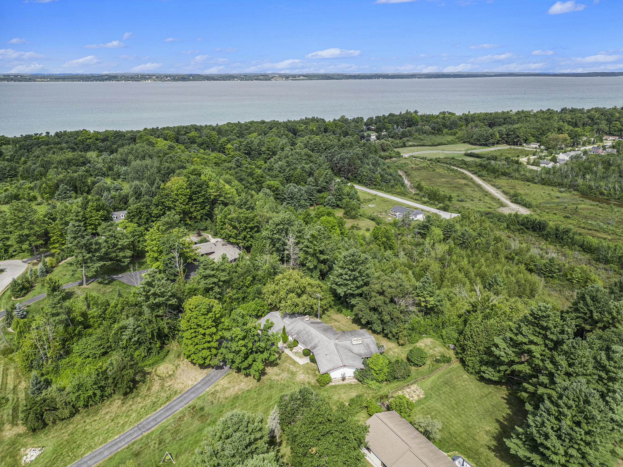 400 Lamoreaux Drive