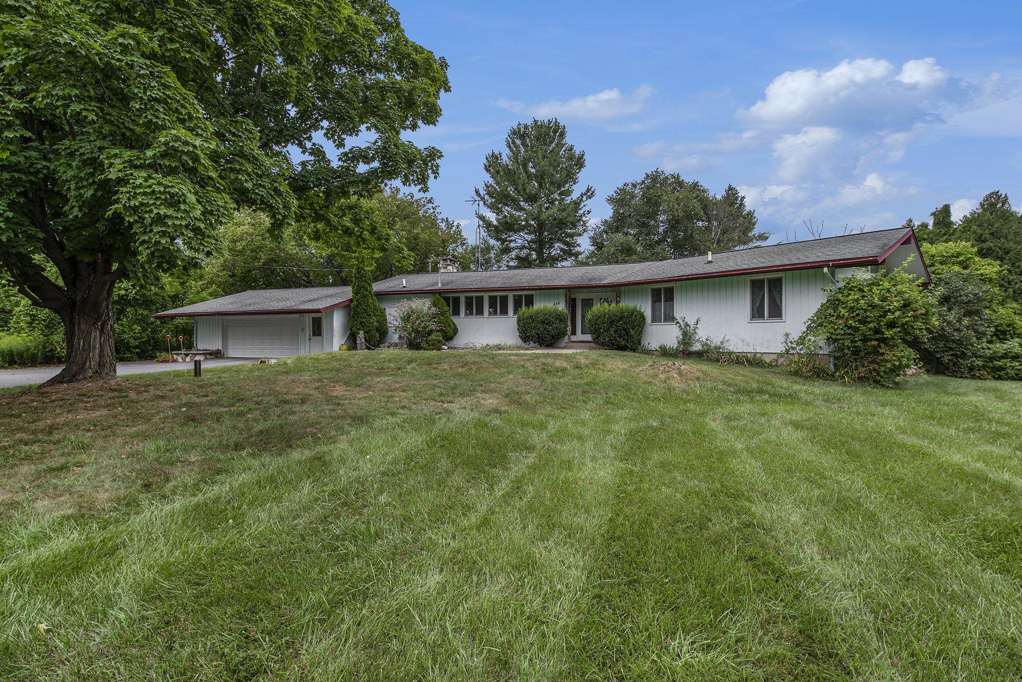 400 Lamoreaux Drive