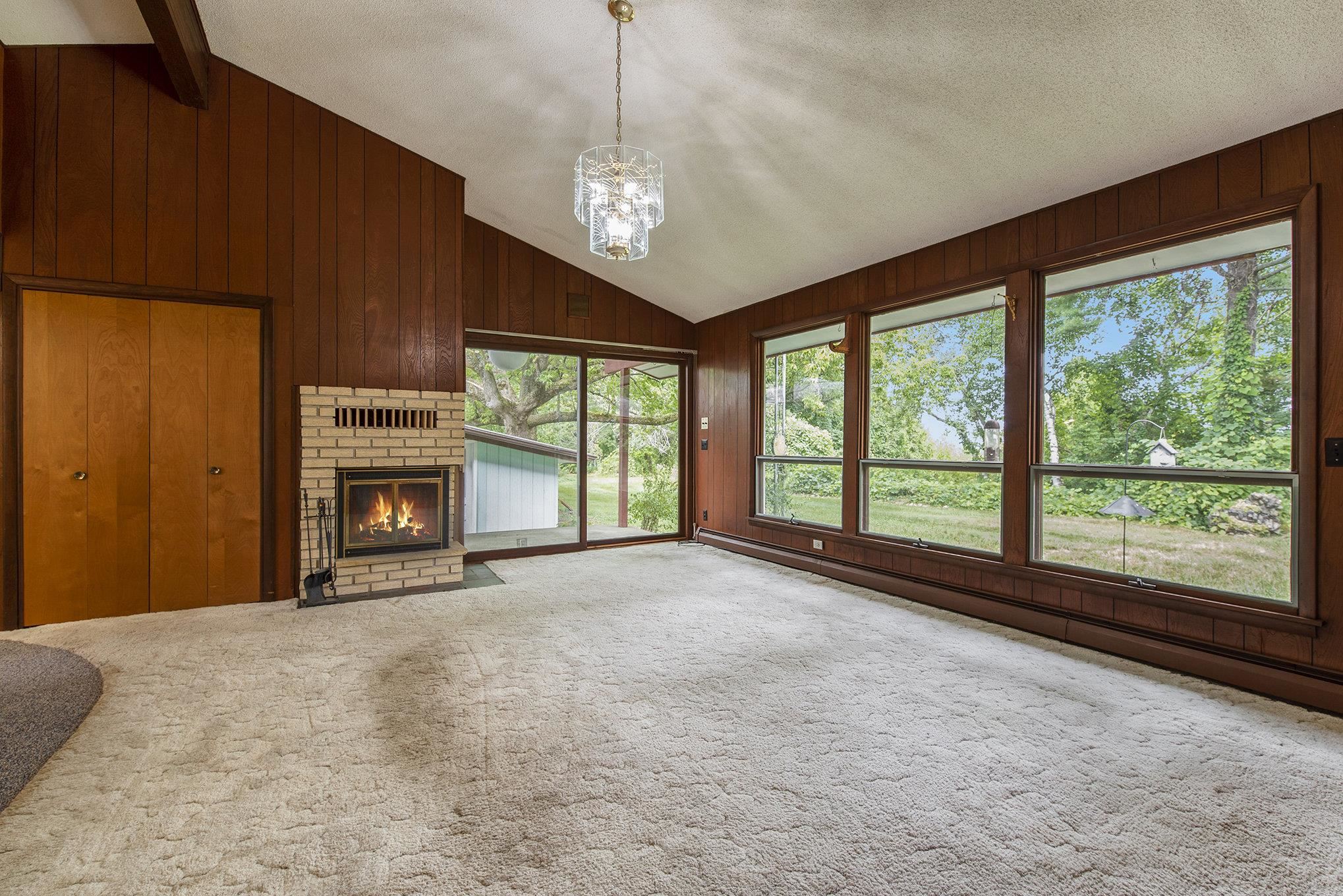 400 Lamoreaux Drive