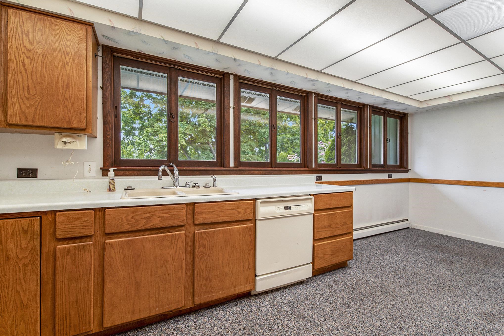 400 Lamoreaux Drive