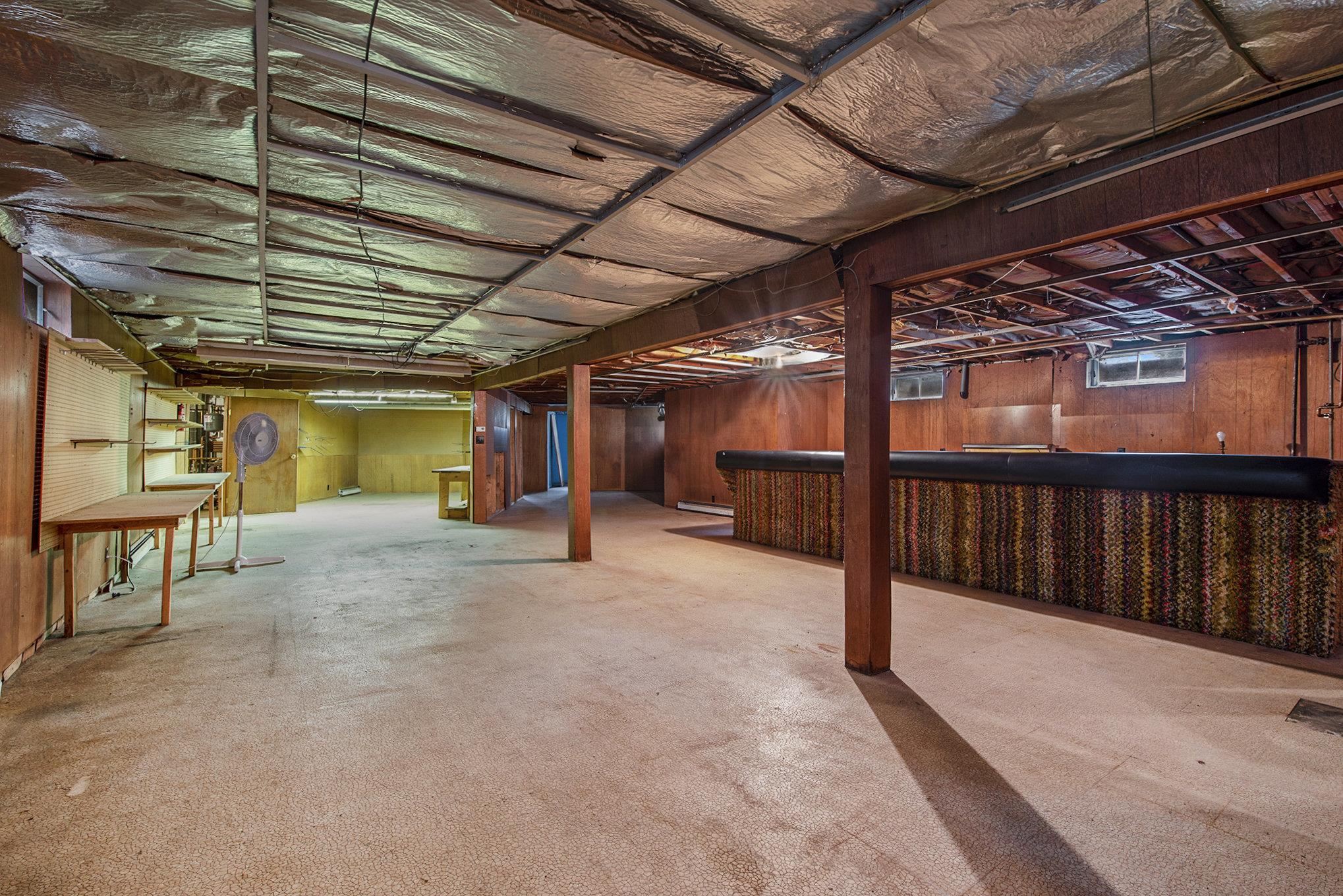 400 Lamoreaux Drive
