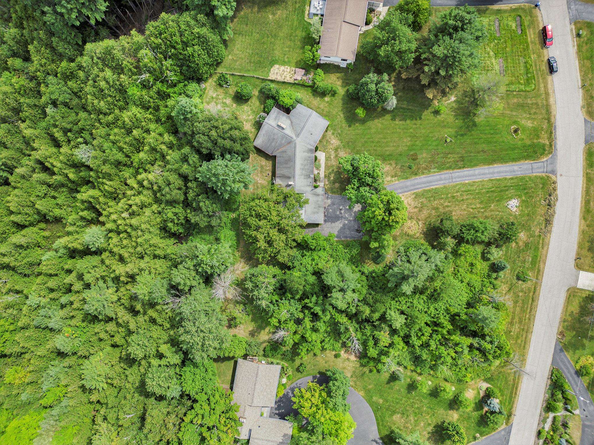 400 Lamoreaux Drive