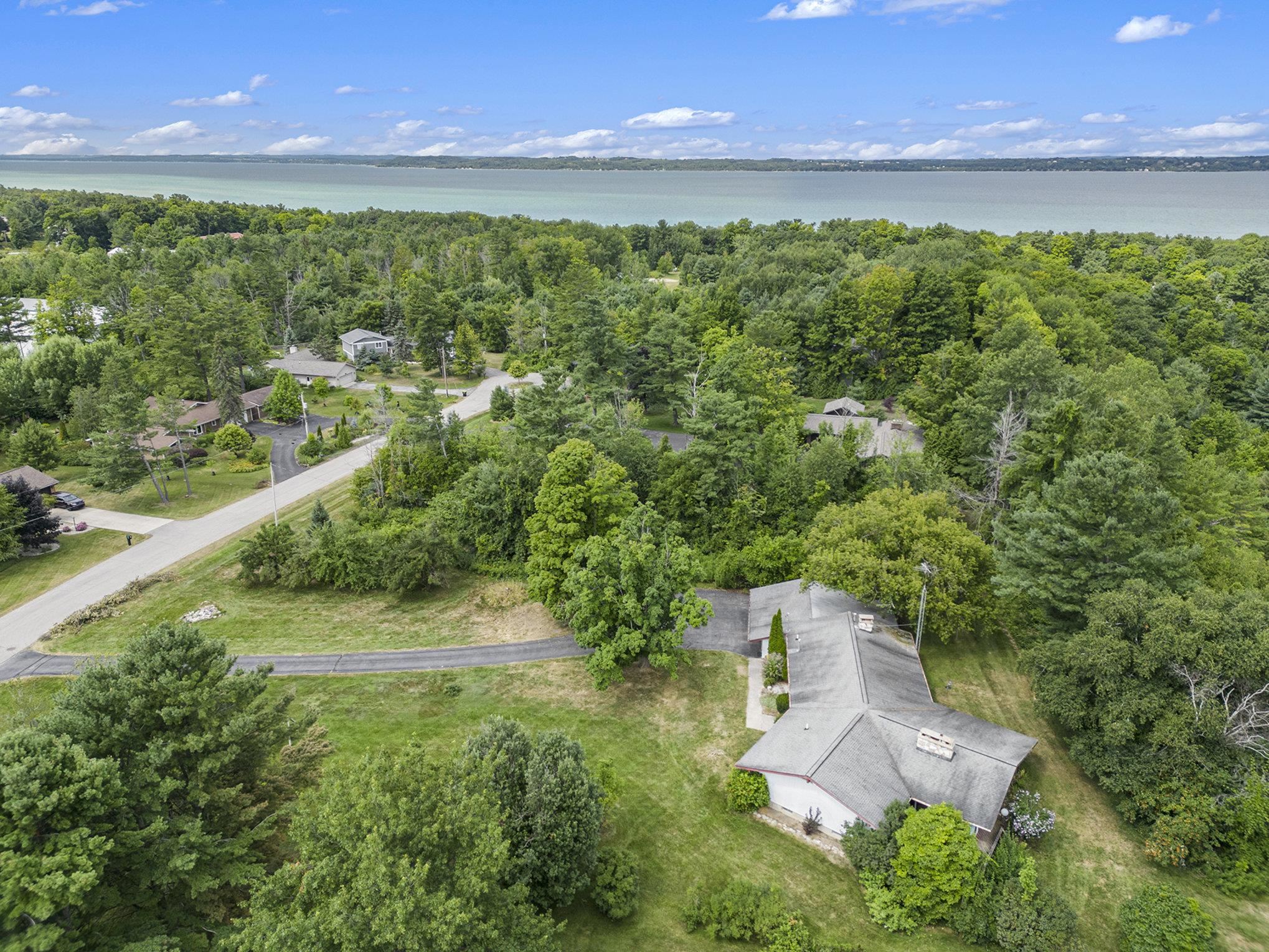 400 Lamoreaux Drive