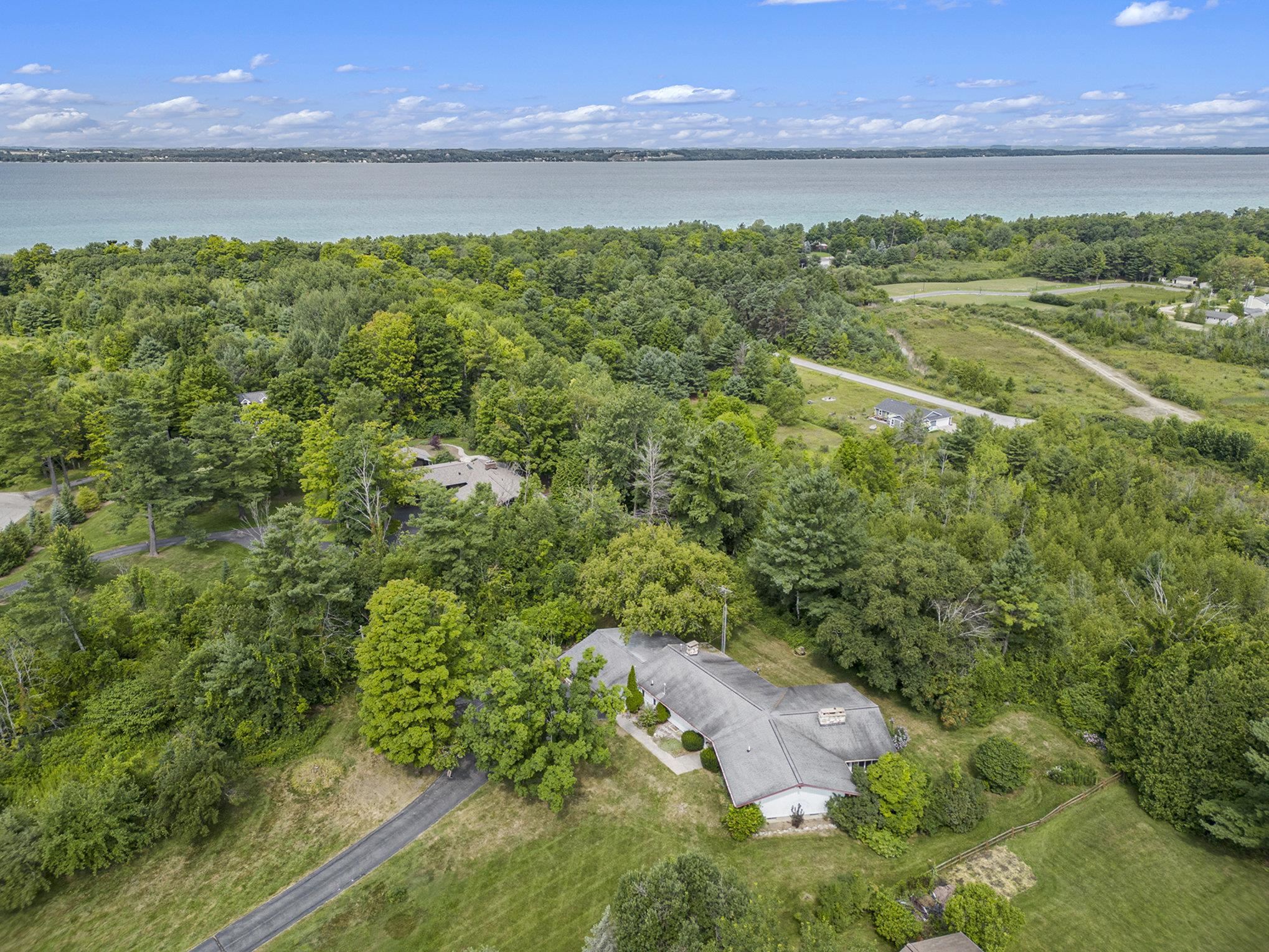 400 Lamoreaux Drive